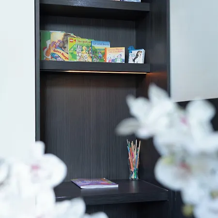 Bernstein's 3* שטרספורט