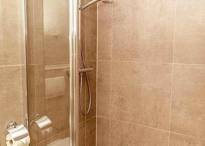 Bernstein's Bed & Breakfast 3*