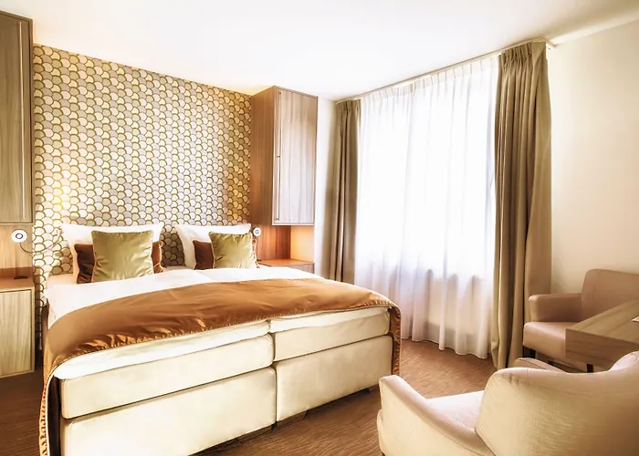 Bernstein's 3* 施塔斯富尔特